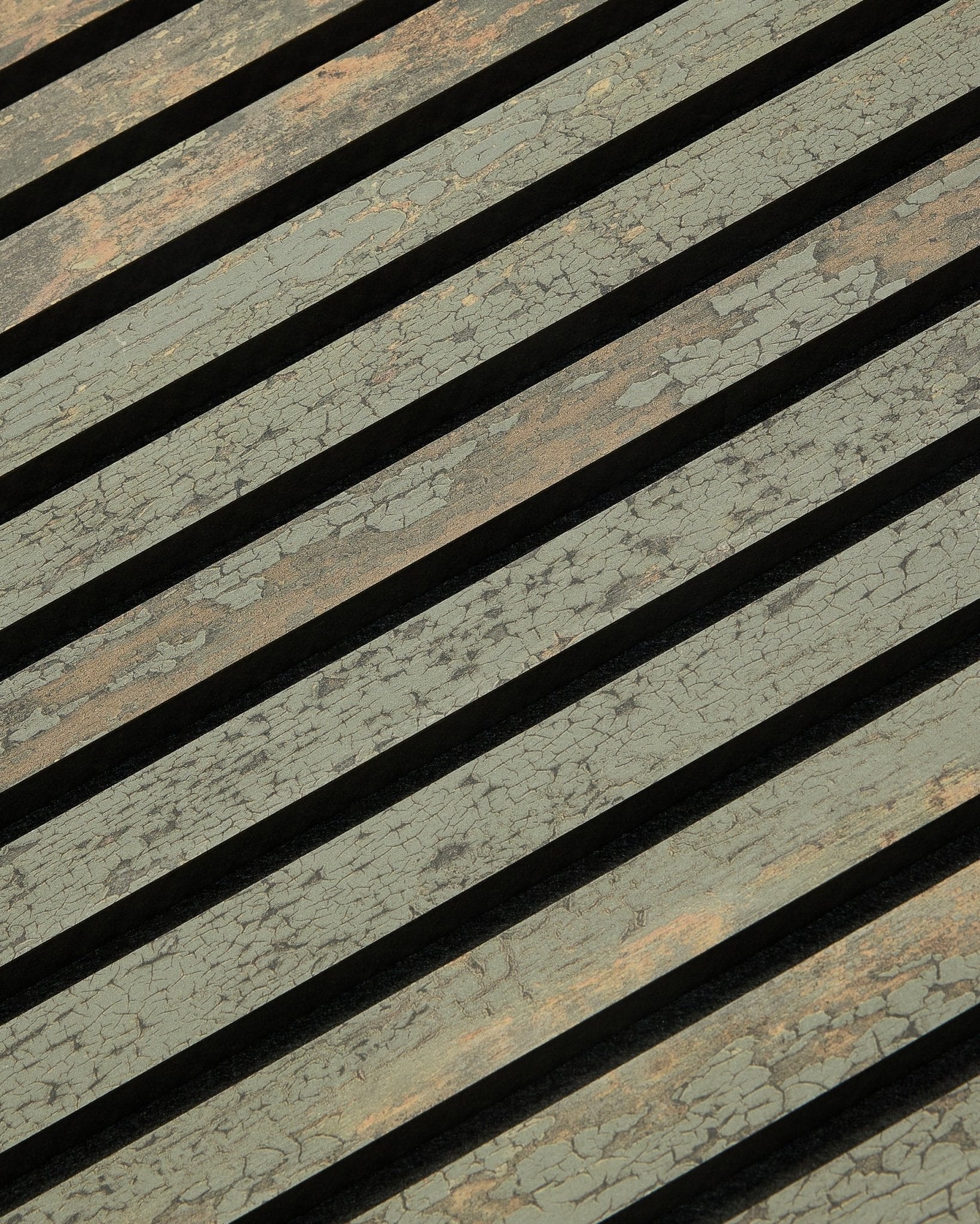 WoodUpp Akupanel in Oxide Grey (240 x 60 cm), un moderno Pannello acustico a doghe in stile nordico, dona texture e assorbimento acustico alle pareti interne.