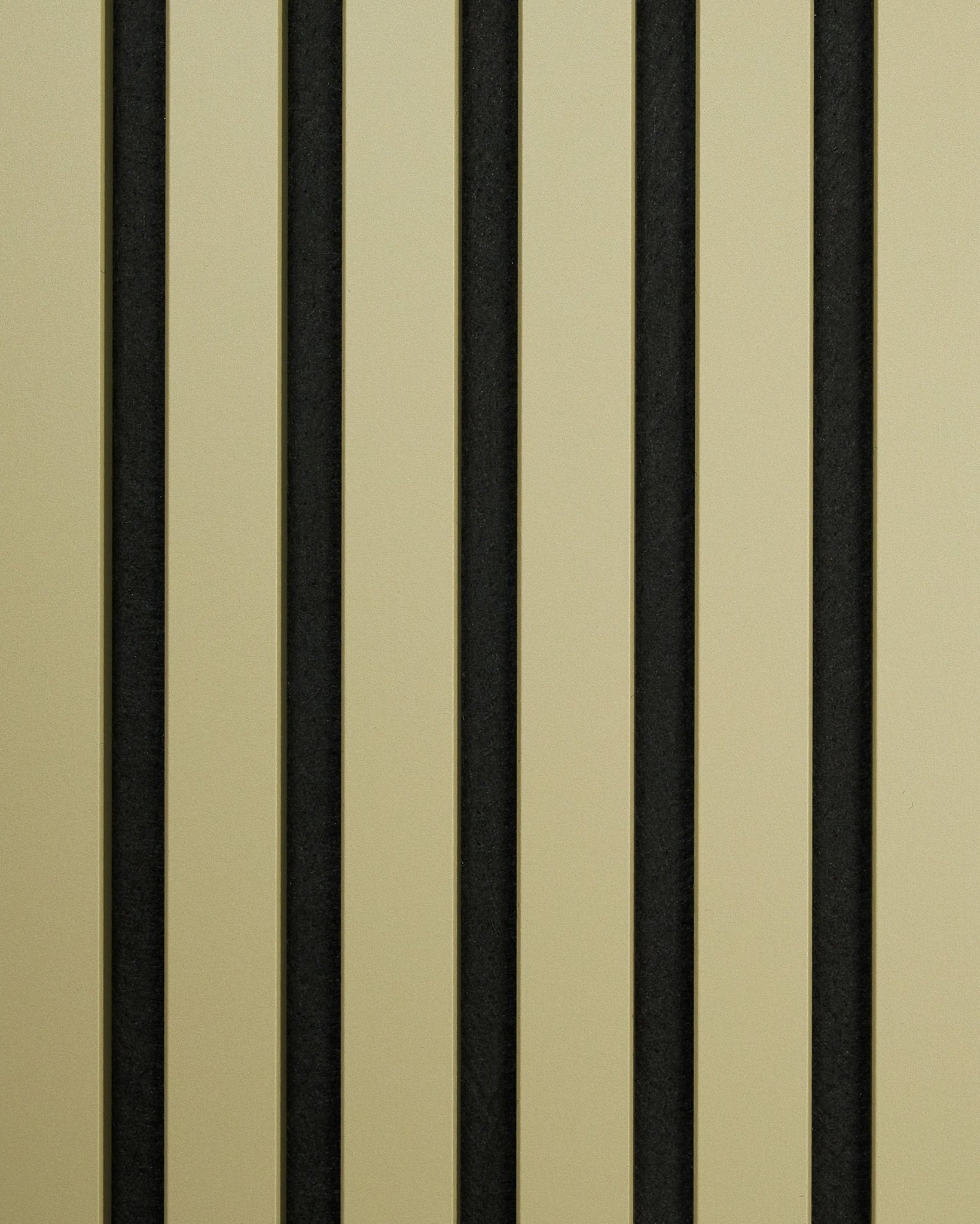 Hue | Campione / Moss di WoodUpp è un Pannello acustico minimalista con strisce alternate vertical beige e black in un motivo ripetuto.