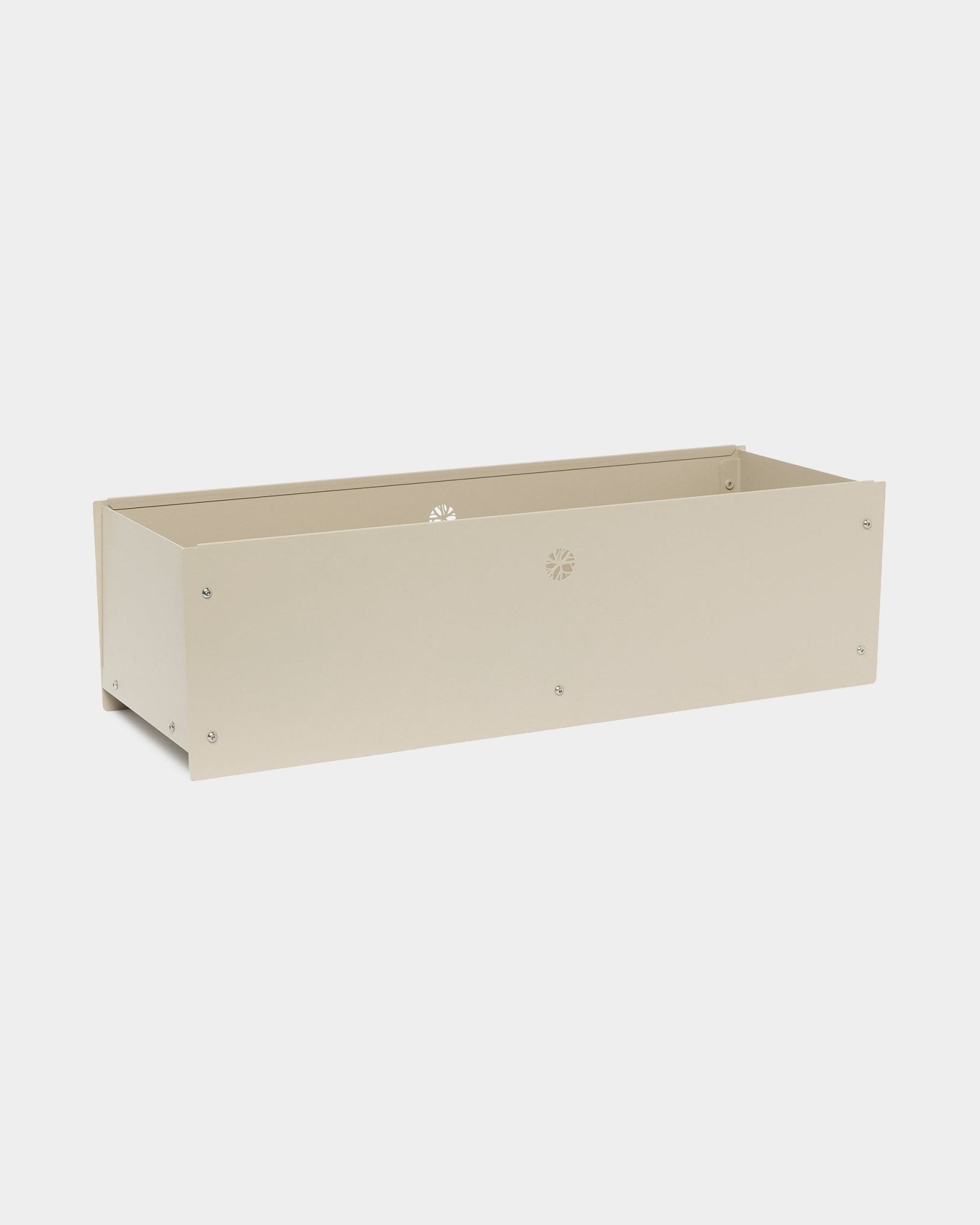 Nell | Metal Box / BM2 in beige di WoodUpp: fioriera in steel verniciata a polvere in beige, con fori laterali small, su semplice sfondo bianco.