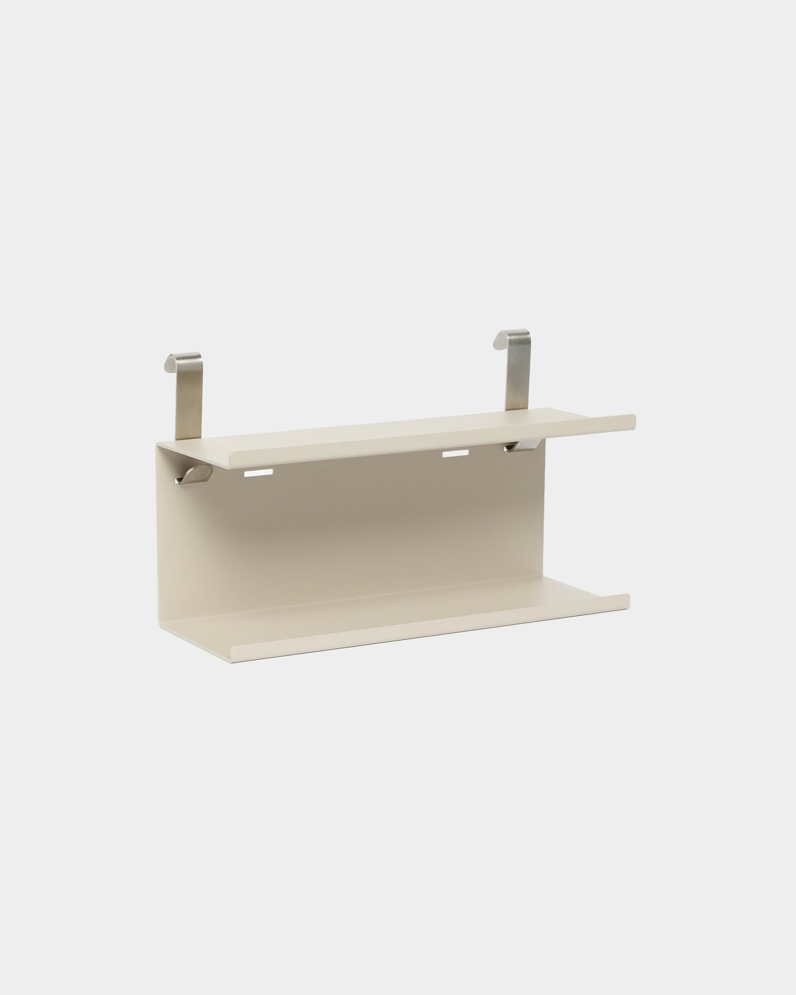 Beige WoodUpp Double Metal Shelf BM1, 31,7 cm, con staffe argentate; accessorio compatto per contenere e organizzare, progettato per l’uso con i pannelli acustici Akupanel.