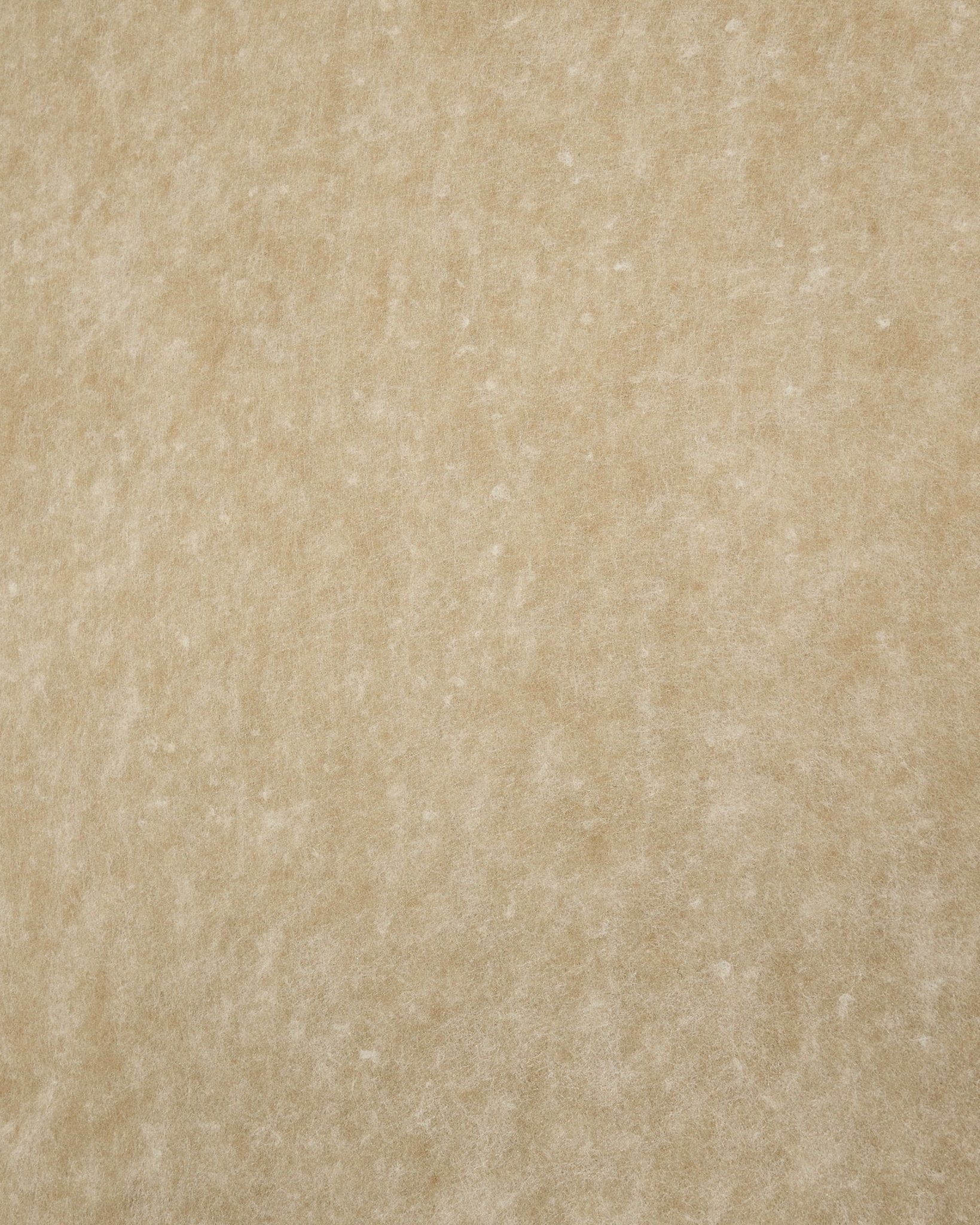 Primo piano del feltro acustico WoodUpp in beige (240,1 x 59,8 cm), che mette in risalto la texture discreta, adatto per la sostituzione di Akupanel o per installazioni acustiche.