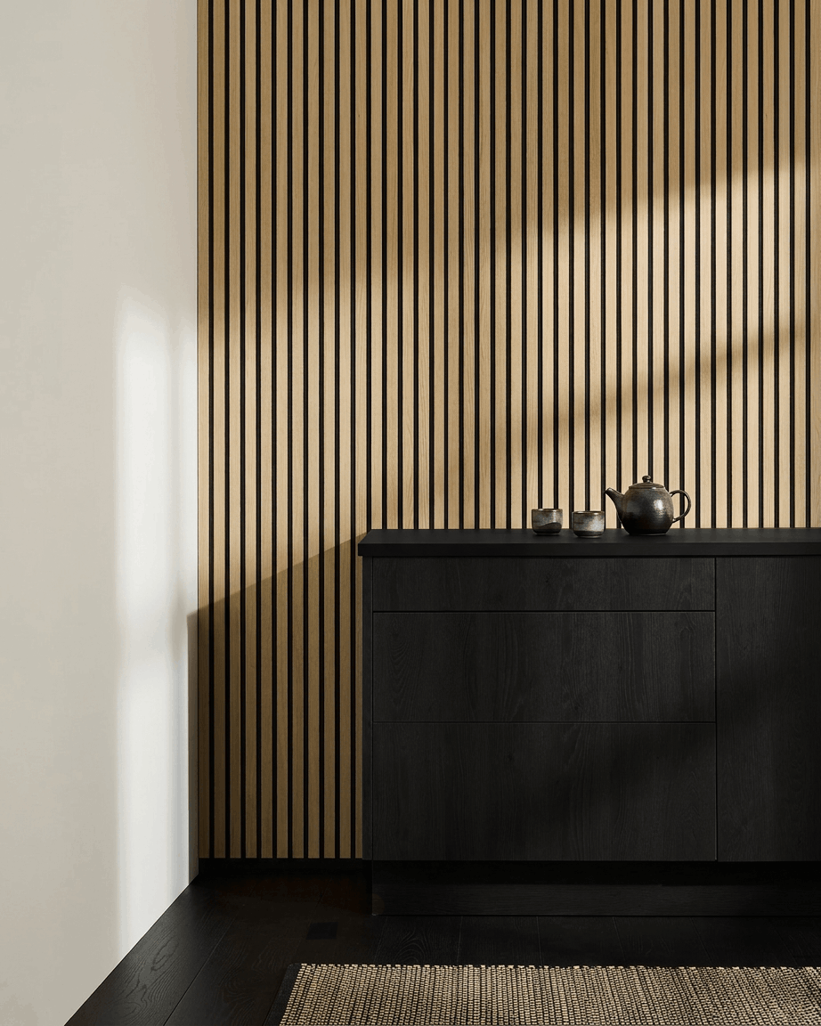 Akupanel | Acoustic Panel / Natural Wood, Classic Oak, Black Felt, 300 x 60 cm 